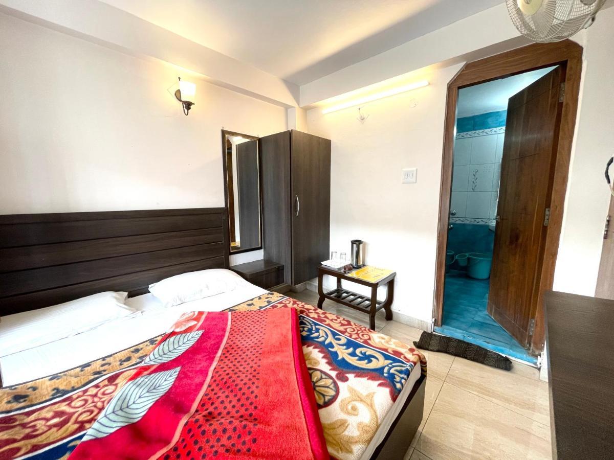 Hotel Prince ! Nainital Mall Road-Prime-Location In-Front-Of-Naini-Lake Hygiene-And-Spacious-Room Екстер'єр фото